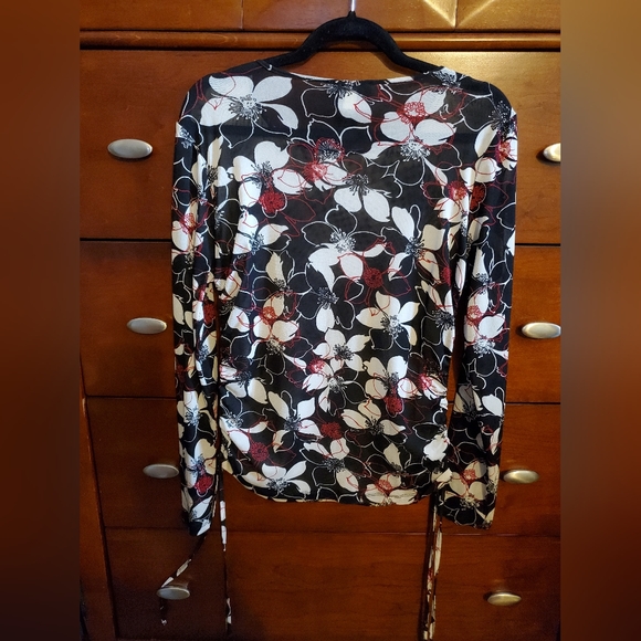 Kenneth Cole  Women Sheer Top - Picture 2 of 6